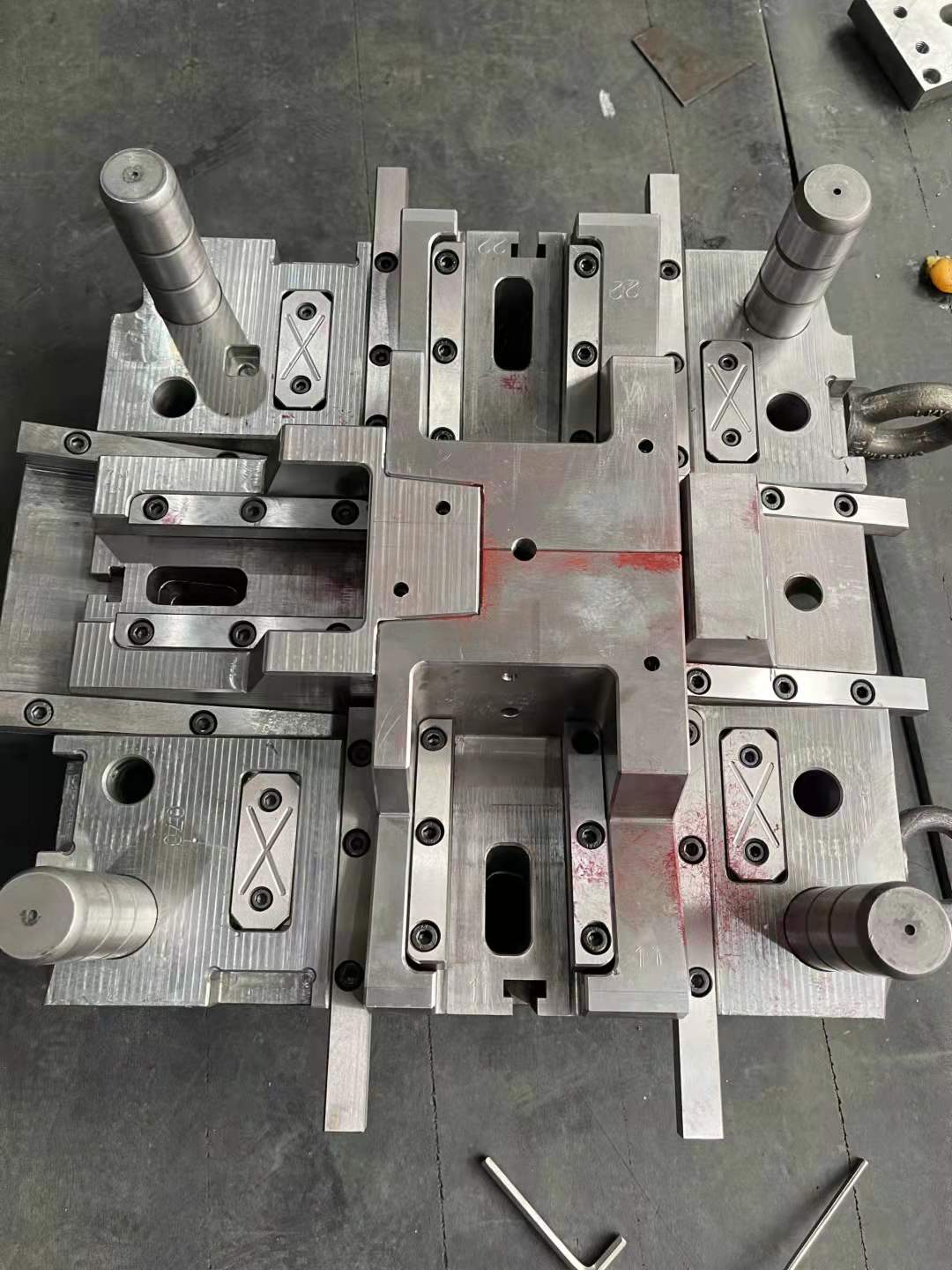 塑料注塑模具熱流道系統的缺點有哪些 塑料注塑模具熱流道系統的缺點有哪些